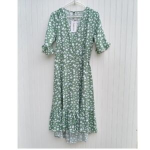 NANTERSAN Wrap Dress MEDIUM M Green White Floral Summer Lightweight Ruffled NWT